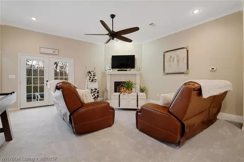 Living - 810 Karry Ln, Fort Smith, AR 72916 photo 3 of 6