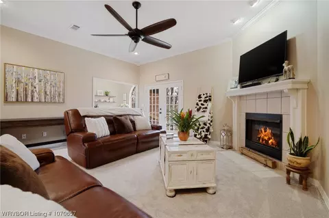 Living - 810 Karry Ln, Fort Smith, AR 72916 photo 1 of 6