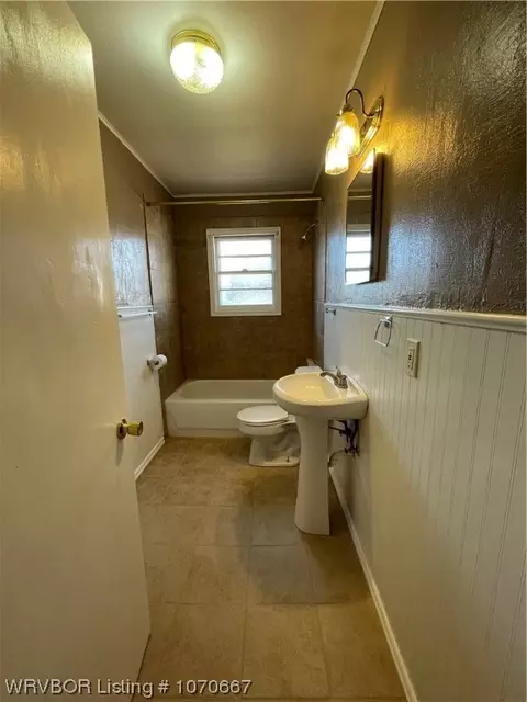 Bath - 710 N 45th St, Fort Smith, AR 72903 photo 2 of 2
