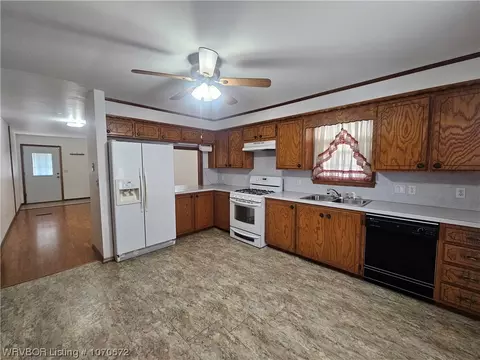 216 N Rosalee St, Paris, AR 72855 photo 3