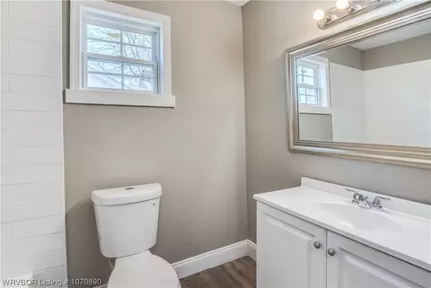 Bath - 2908 Virginia Ave, Fort Smith, AR 72904 photo 2 of 3
