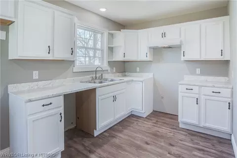 Kitchen - 2908 Virginia Ave, Fort Smith, AR 72904 photo 1 of 3