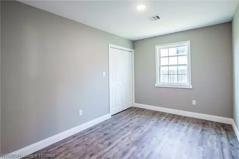 Bedroom - 2908 Virginia Ave, Fort Smith, AR 72904 photo 2 of 2