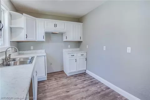 Kitchen - 2908 Virginia Ave, Fort Smith, AR 72904 photo 3 of 3