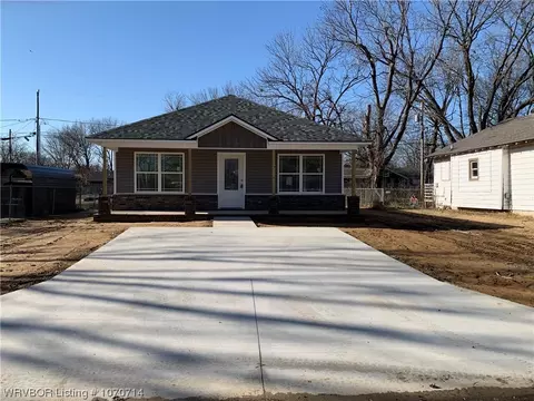 2111 N 30th St, Fort Smith, AR 72901