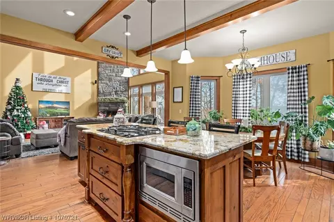 Kitchen - 11014 Howard Hill Rd, Fort Smith, AR 72916 photo 3 of 5