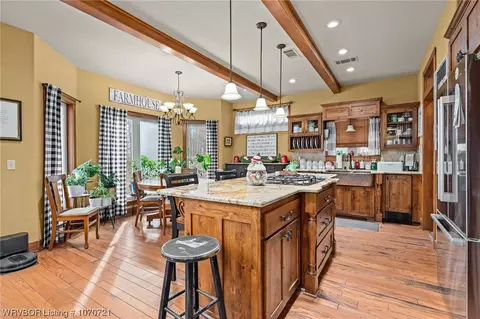 Kitchen - 11014 Howard Hill Rd, Fort Smith, AR 72916 photo 2 of 5