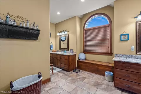 Bath - 11014 Howard Hill Rd, Fort Smith, AR 72916 photo 1 of 4