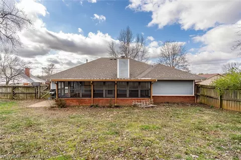 1104 J Cir, Barling, AR 72923 photo 27