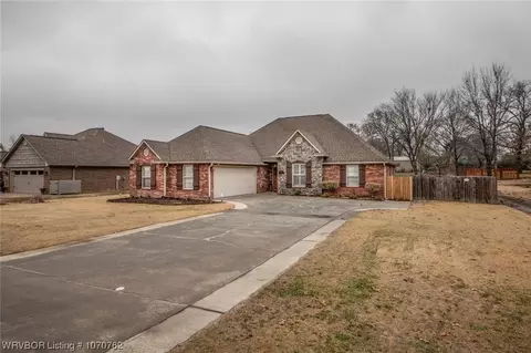 Exterior - 6223 Gordon Ln, Fort Smith, AR 72903 photo 7 of 10