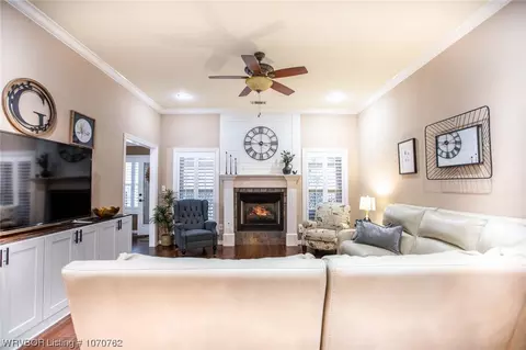 Living - 6223 Gordon Ln, Fort Smith, AR 72903 photo 1 of 7