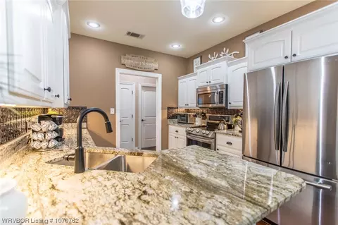 Kitchen - 6223 Gordon Ln, Fort Smith, AR 72903 photo 2 of 6