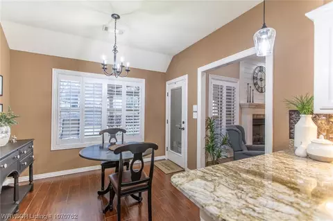 Dining - 6223 Gordon Ln, Fort Smith, AR 72903 photo 2 of 7