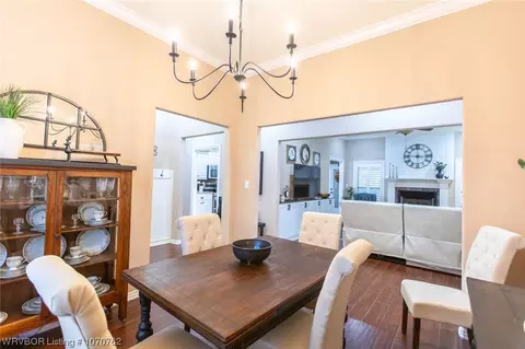 Dining - 6223 Gordon Ln, Fort Smith, AR 72903 photo 5 of 7