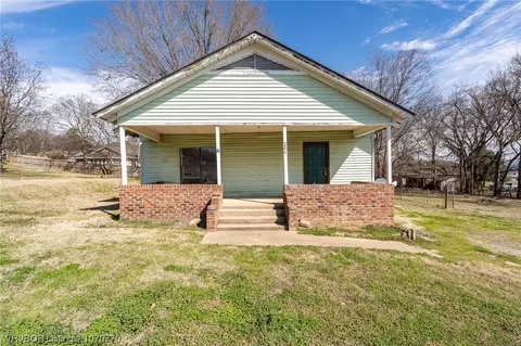206 Green Ave, Poteau, OK 74953