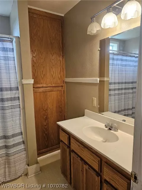 Bath - 508 E Main St, Paris, AR 72855 photo 1 of 2