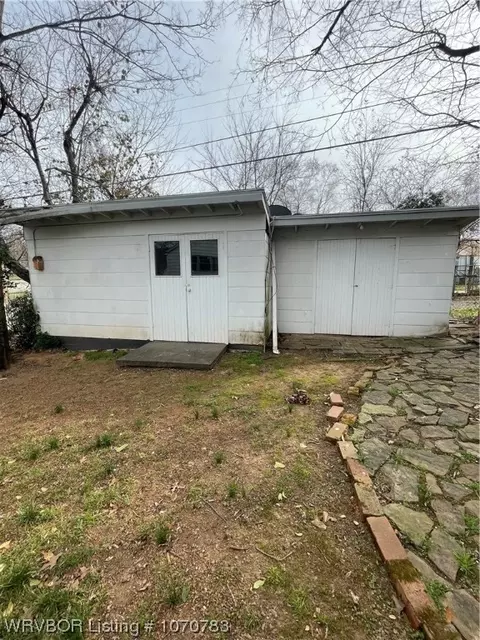 Exterior - 2408 S P St, Fort Smith, AR 72901 photo 5 of 7