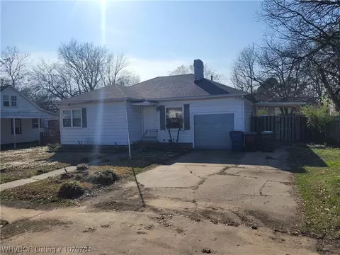 Exterior - 1209 N 41st St, Fort Smith, AR 72904 photo 2 of 9
