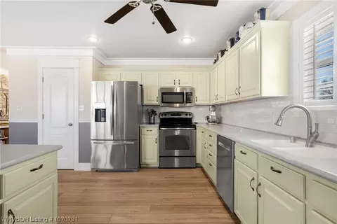 Kitchen - 5201 Twin Hills Dr, Fort Smith, AR 72916 photo 5 of 5