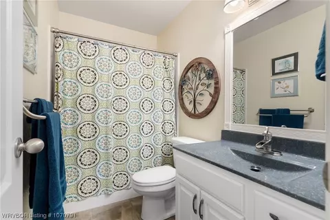 Bath - 5201 Twin Hills Dr, Fort Smith, AR 72916 photo 5 of 6