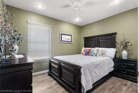 Bedroom - 5201 Twin Hills Dr, Fort Smith, AR 72916 photo 4 of 8