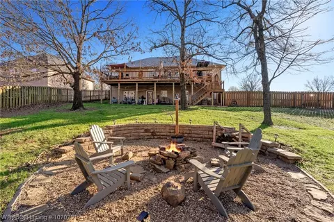 Exterior - 5201 Twin Hills Dr, Fort Smith, AR 72916 photo 5 of 10