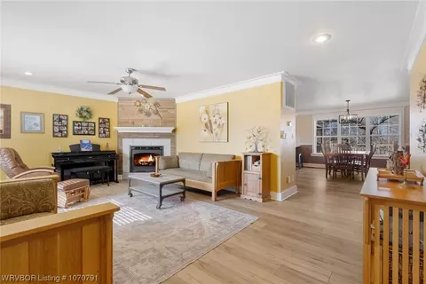 Living - 5201 Twin Hills Dr, Fort Smith, AR 72916 photo 4 of 8