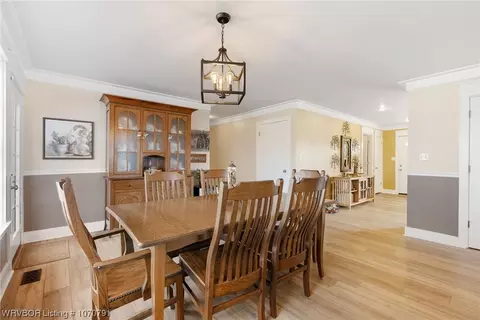 Dining - 5201 Twin Hills Dr, Fort Smith, AR 72916 photo 3 of 3