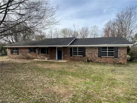 472443 E 1124 Rd, Muldrow, OK 74948