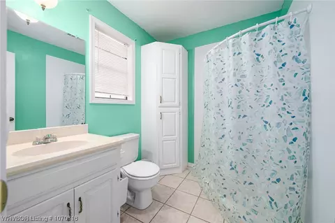 Bath - 2805 River Ridge Cir, Fort Smith, AR 72903 photo 1 of 3