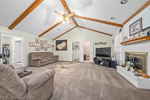 Living - 2805 River Ridge Cir, Fort Smith, AR 72903 photo 2 of 6