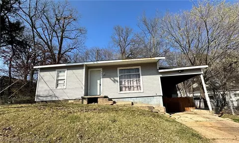 925 Poplar St, Van Buren, AR 72956