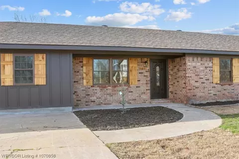 200 Faye Ave, Pocola, OK 74902