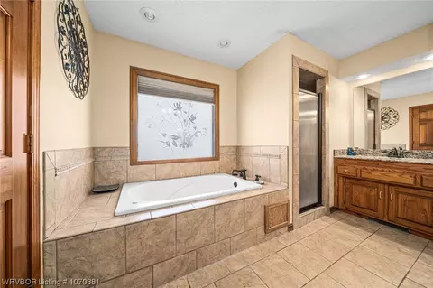 Bath - 3012 S 105th St, Fort Smith, AR 72903 photo 2 of 5