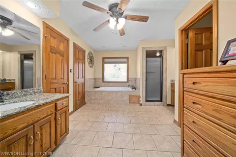 Kitchen - 3012 S 105th St, Fort Smith, AR 72903 photo 5 of 6