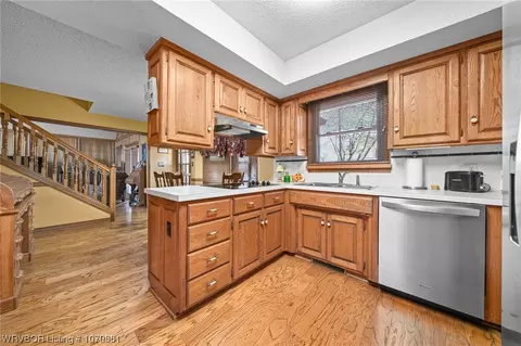 Kitchen - 3012 S 105th St, Fort Smith, AR 72903 photo 3 of 6