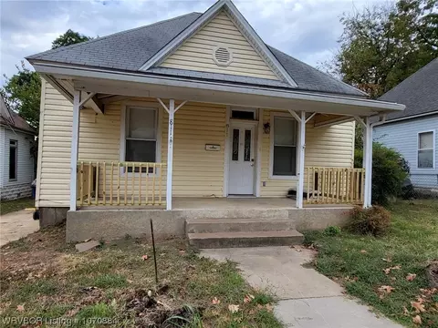 Exterior - 811 S 18th St, Fort Smith, AR 72901 photo 1 of 3