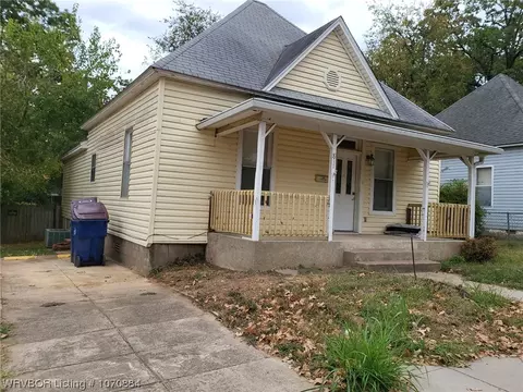 811 S 18th St, Fort Smith, AR 72901