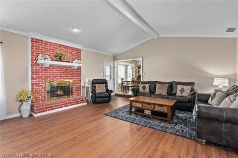 Living - 9111 Timberlyn Way, Fort Smith, AR 72903 photo 2 of 4
