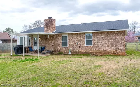 Exterior - 9111 Timberlyn Way, Fort Smith, AR 72903 photo 7 of 15