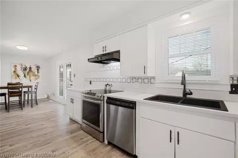 Kitchen - 1906 N 35th St, Fort Smith, AR 72904 photo 3 of 3