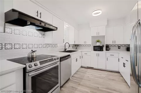 Kitchen - 1906 N 35th St, Fort Smith, AR 72904 photo 2 of 3