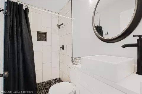 Bath - 1906 N 35th St, Fort Smith, AR 72904 photo 3 of 4