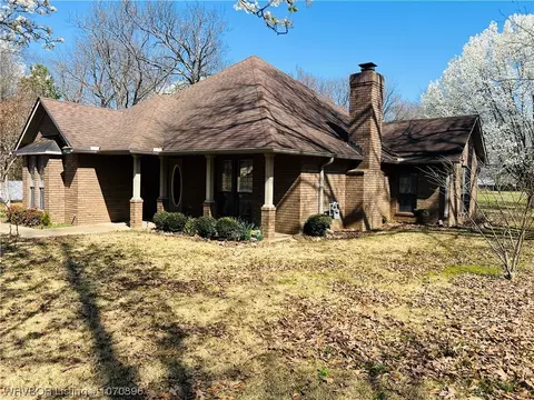 563 Hamilton St, Waldron, AR 72958 photo 2