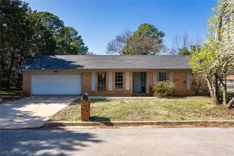 106 Hiawatha St, Poteau, OK 74953