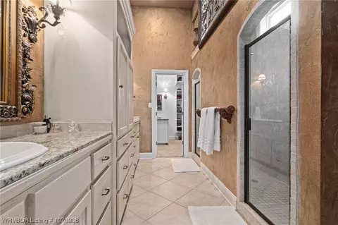 Bath - 8215 Cleburne Ct, Fort Smith, AR 72903 photo 1 of 3
