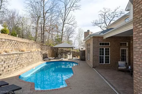 Exterior - 8215 Cleburne Ct, Fort Smith, AR 72903 photo 7 of 9