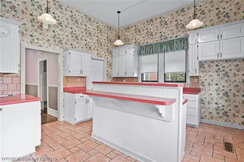 Kitchen - 2819 Kinkead Ave, Fort Smith, AR 72901 photo 2 of 5