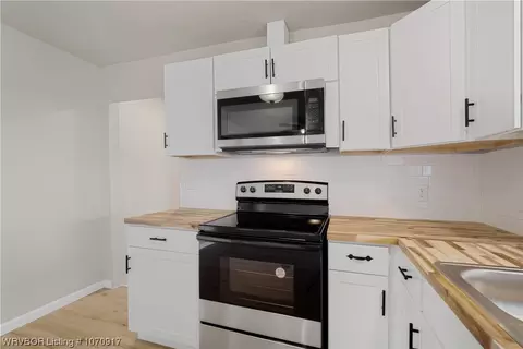 Kitchen - 1125 N 44th St, Fort Smith, AR 72904 photo 2 of 4
