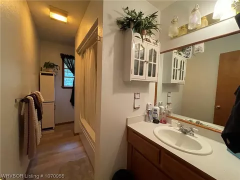 Bath - 1004 Frazier Rd, Mansfield, AR 72944 photo 1 of 3